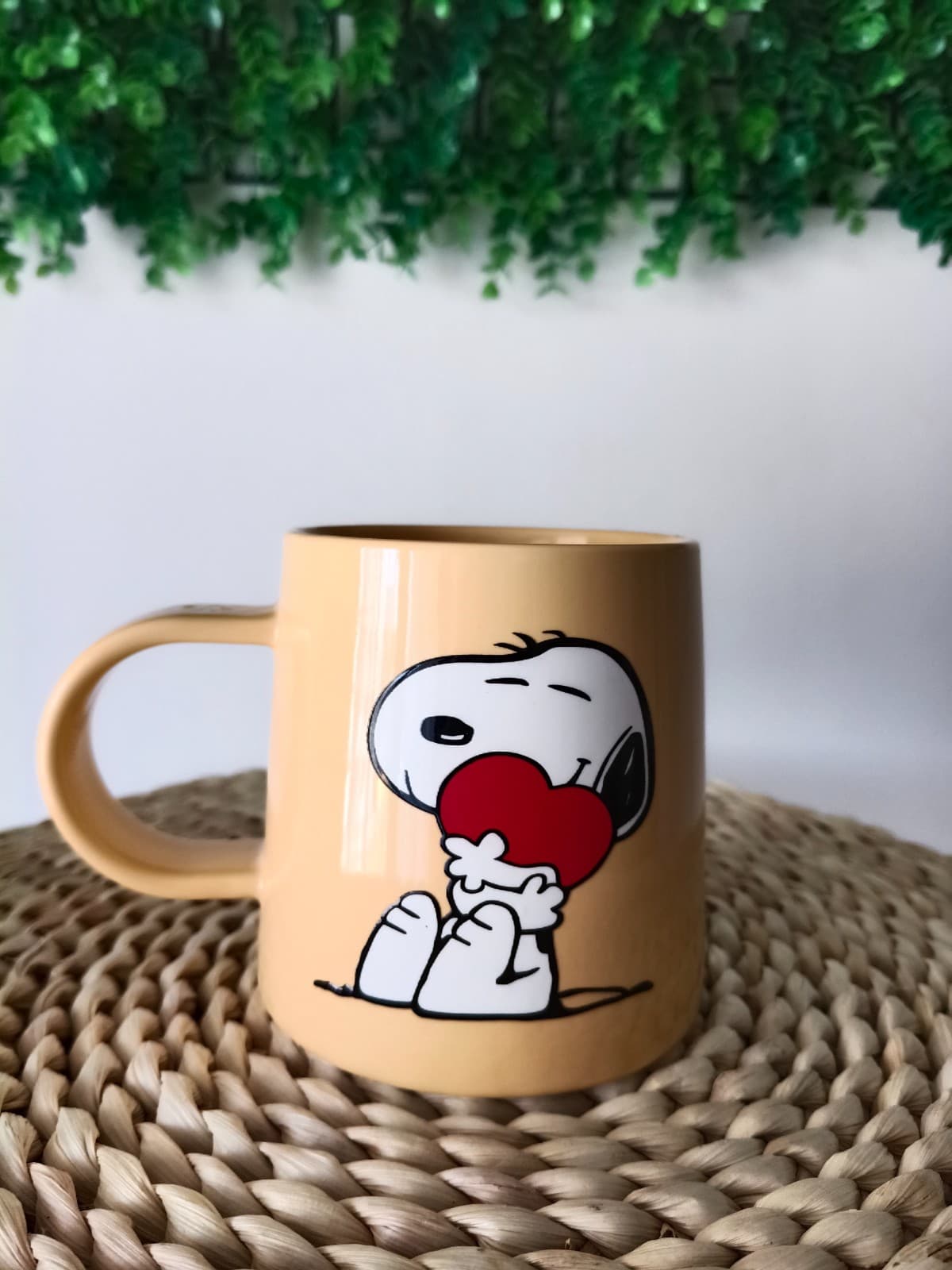 Tazón amarillo Snoopy