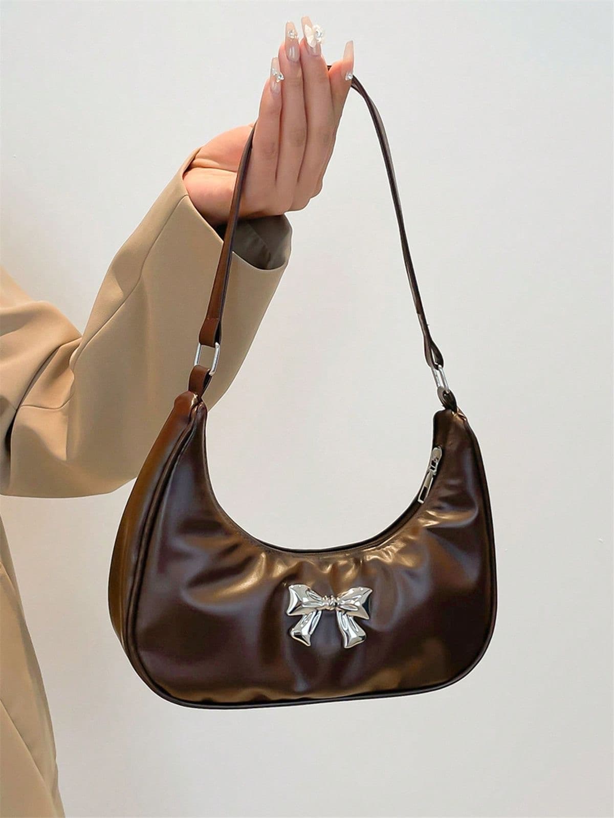 cartera cafe con lazo