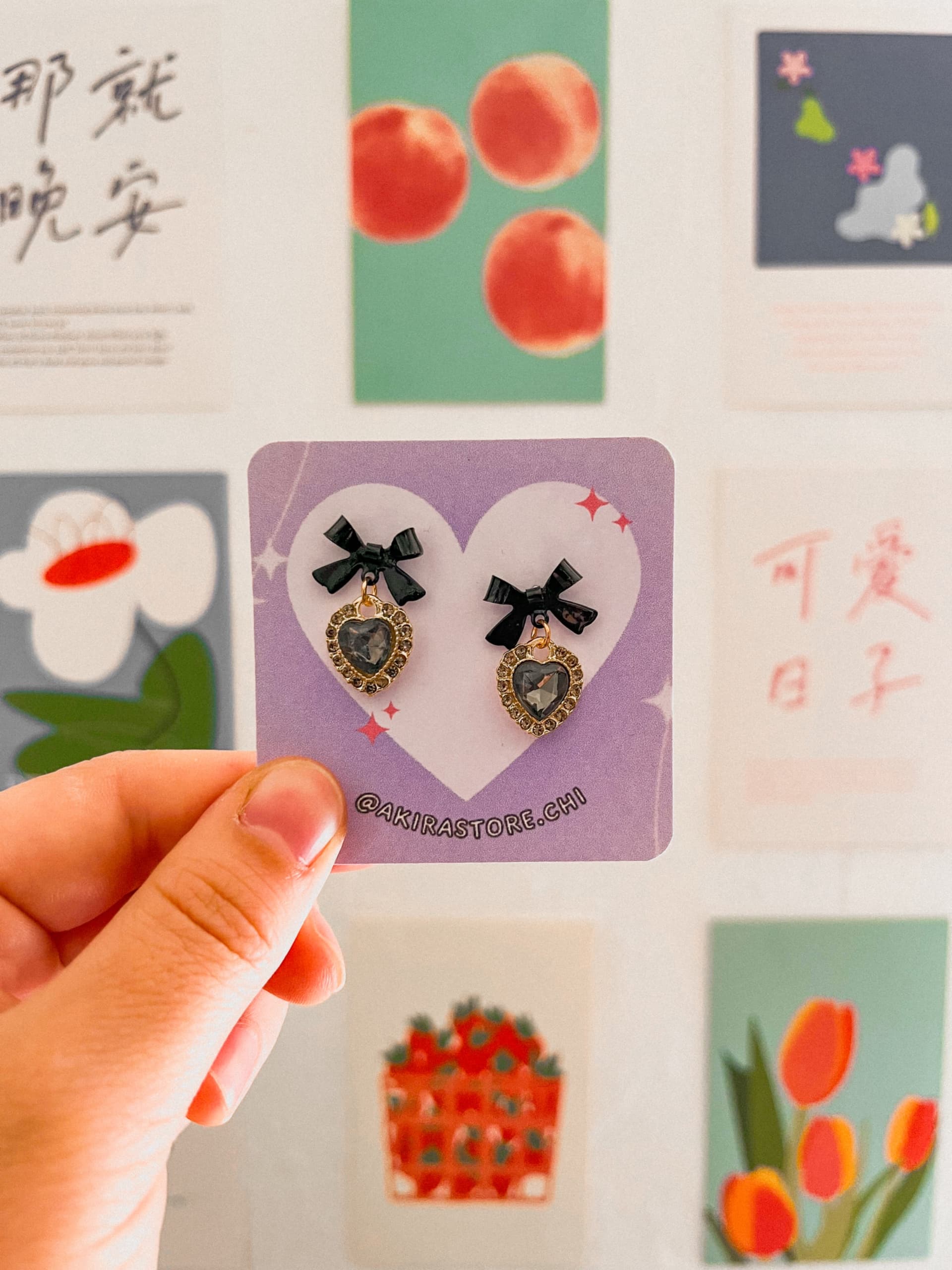 aros cortos negros dorados 