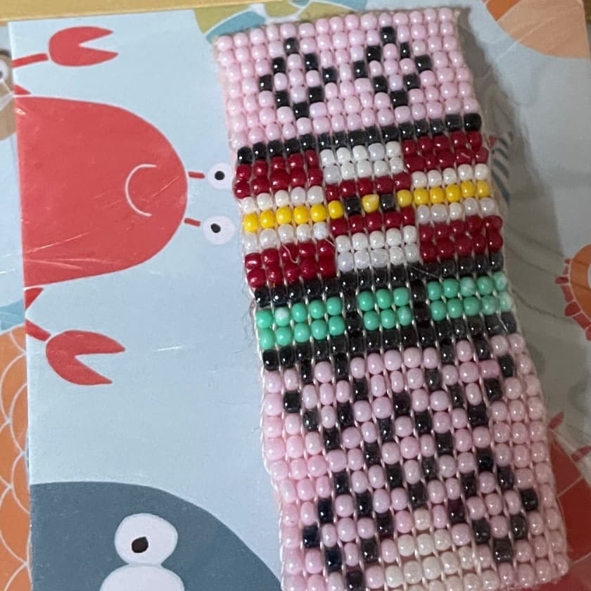 Prendedor para decorar bolsos o mochilas de Tanjiro (Demon Slayer).