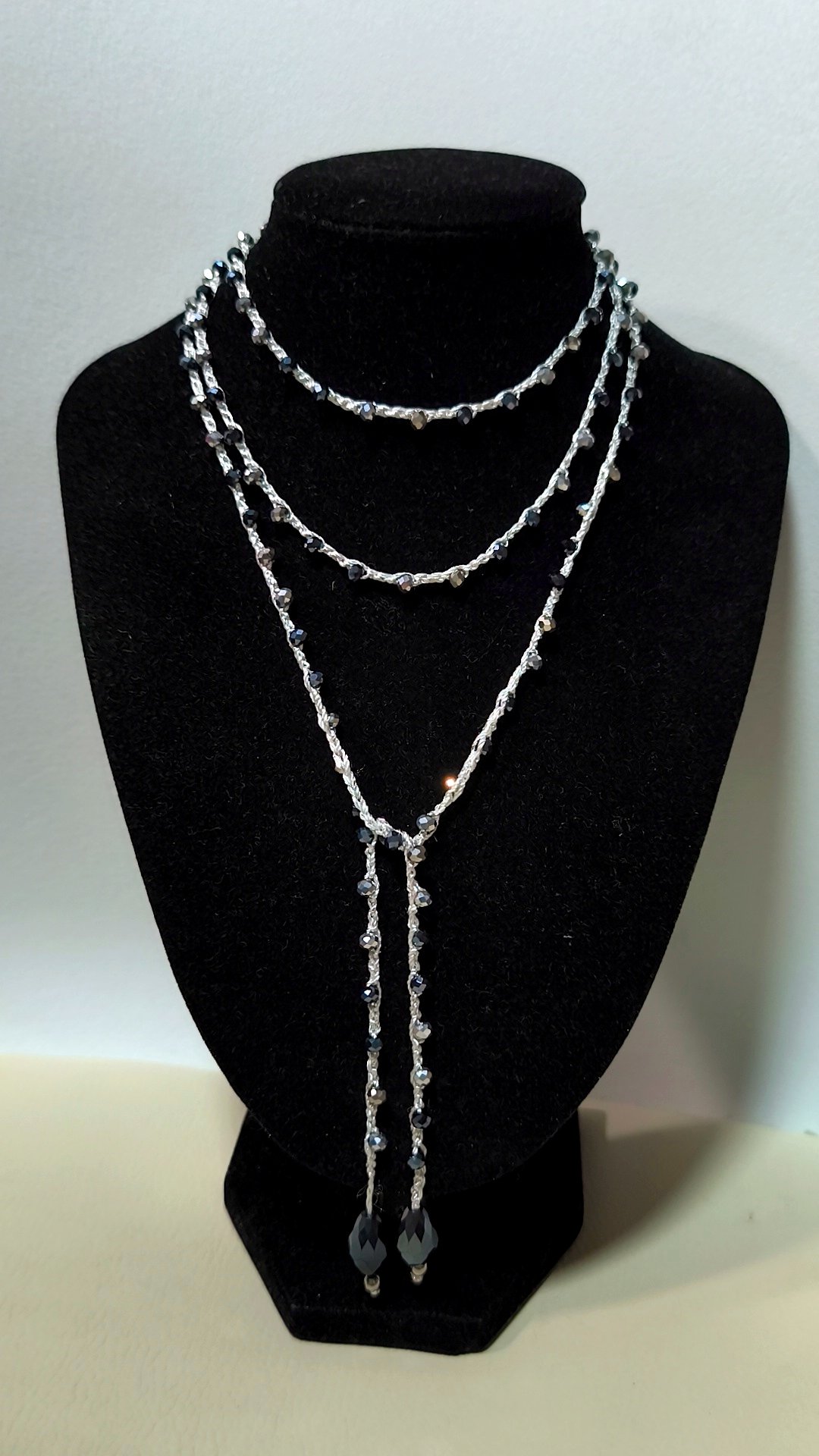 Collar blue silver
