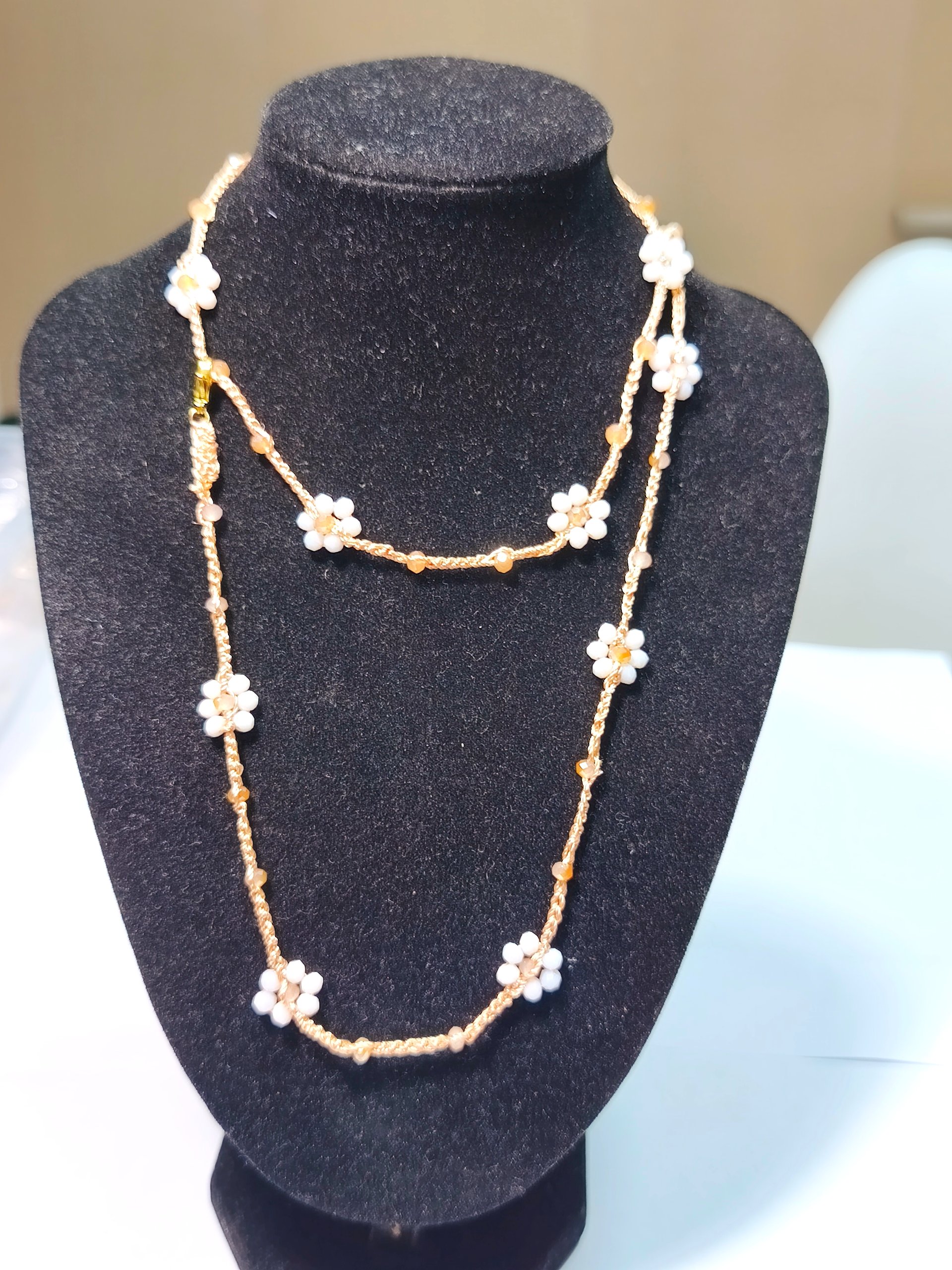 Collar flower