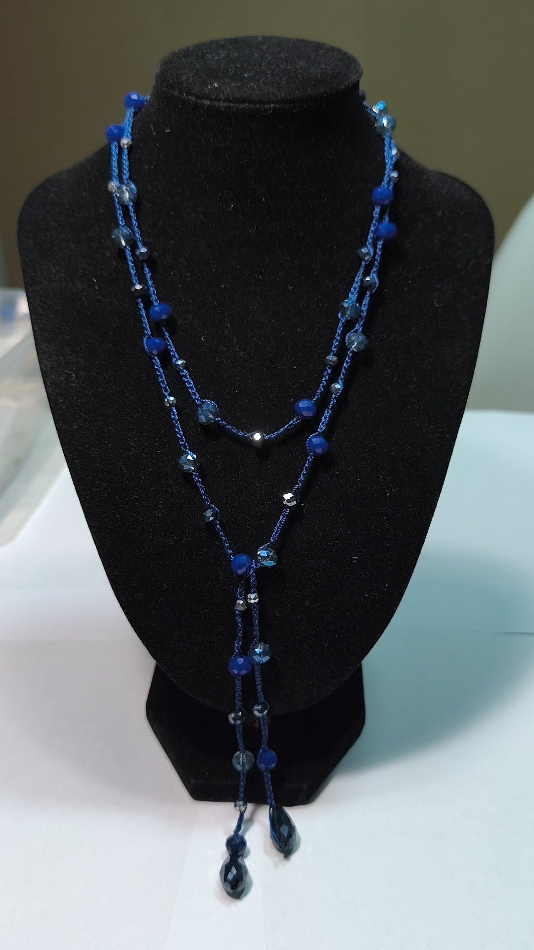 Collar blue silver