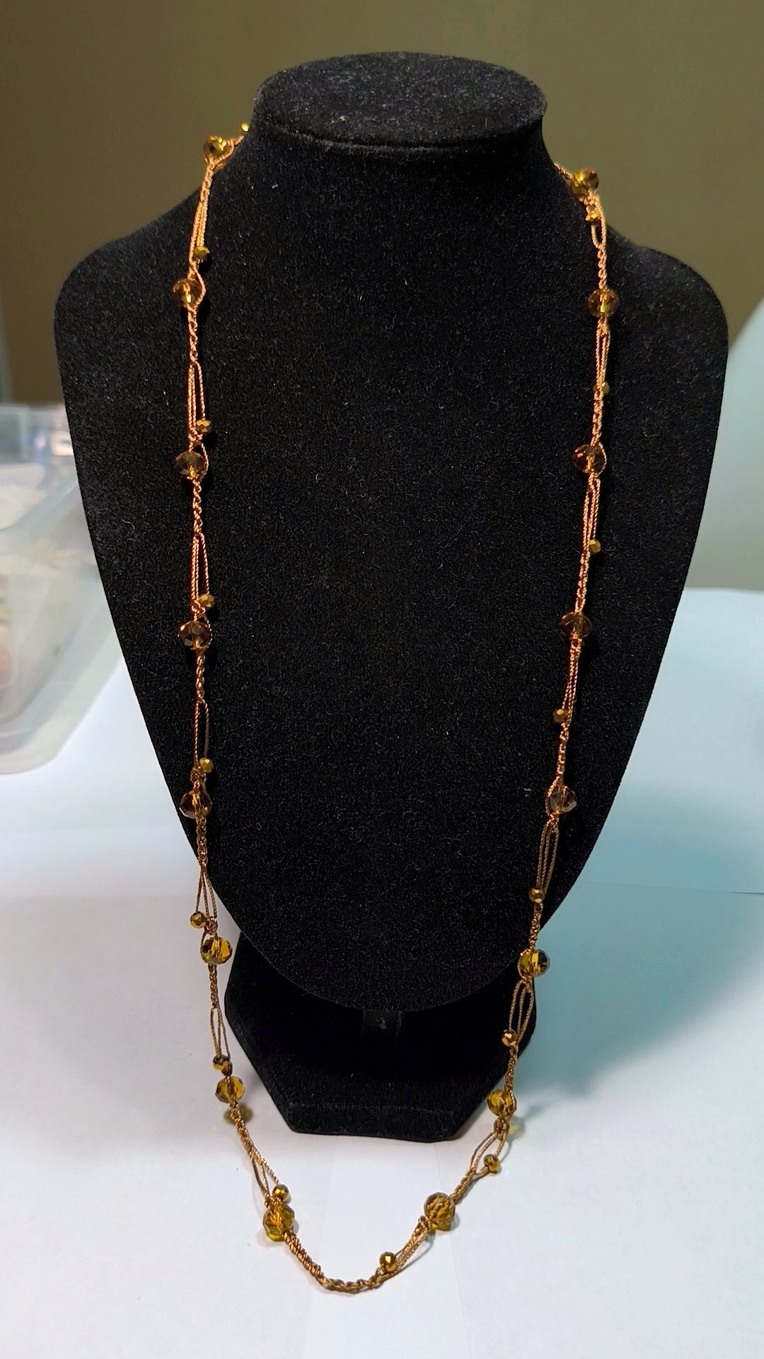 Collar cerrado ambar
