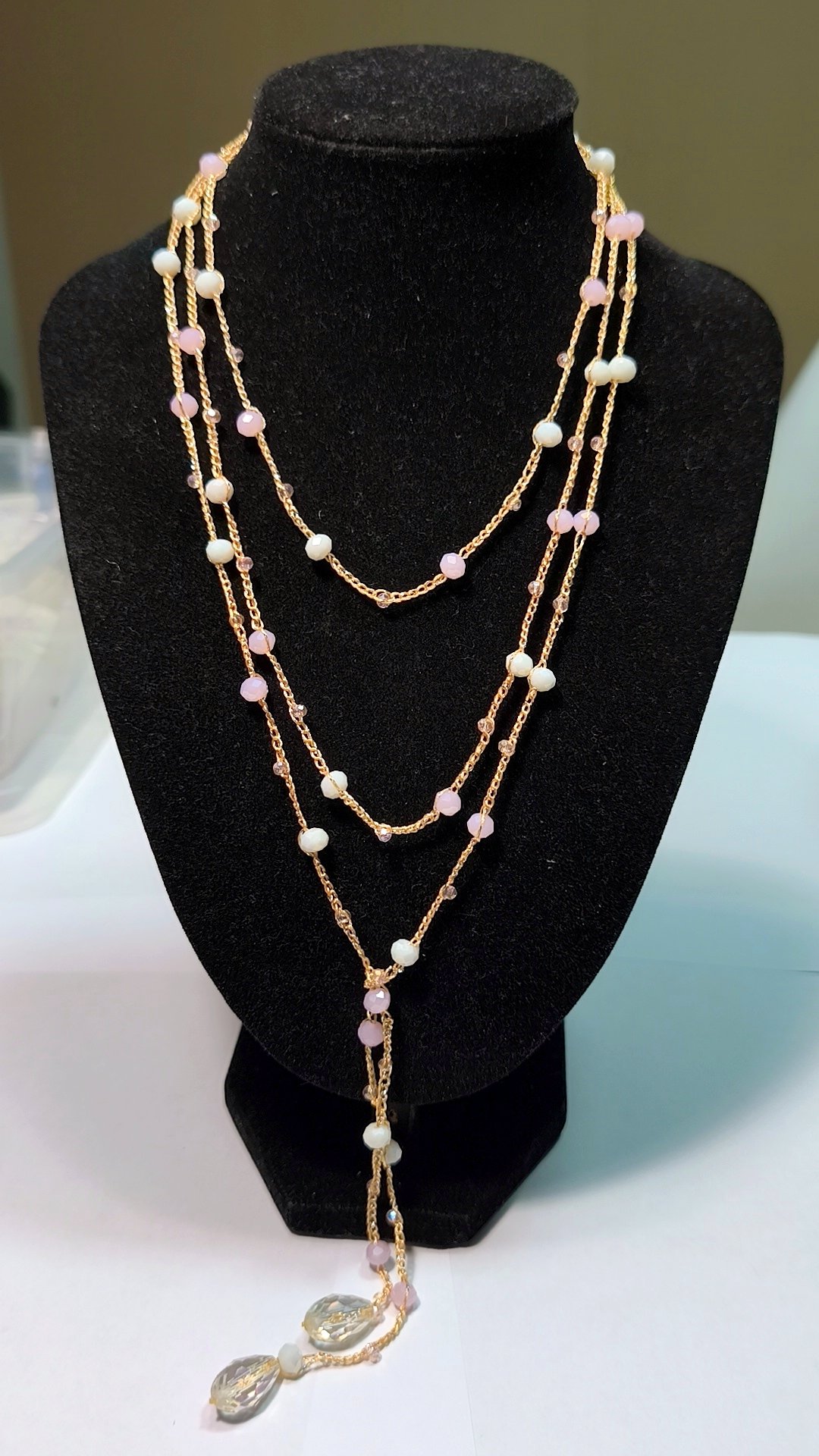 Collar pink and white