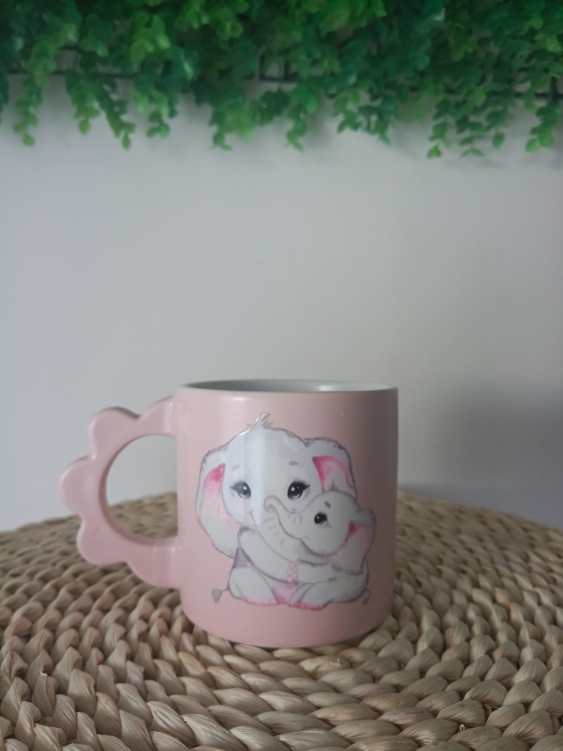 Tazón rosa mamá elefante