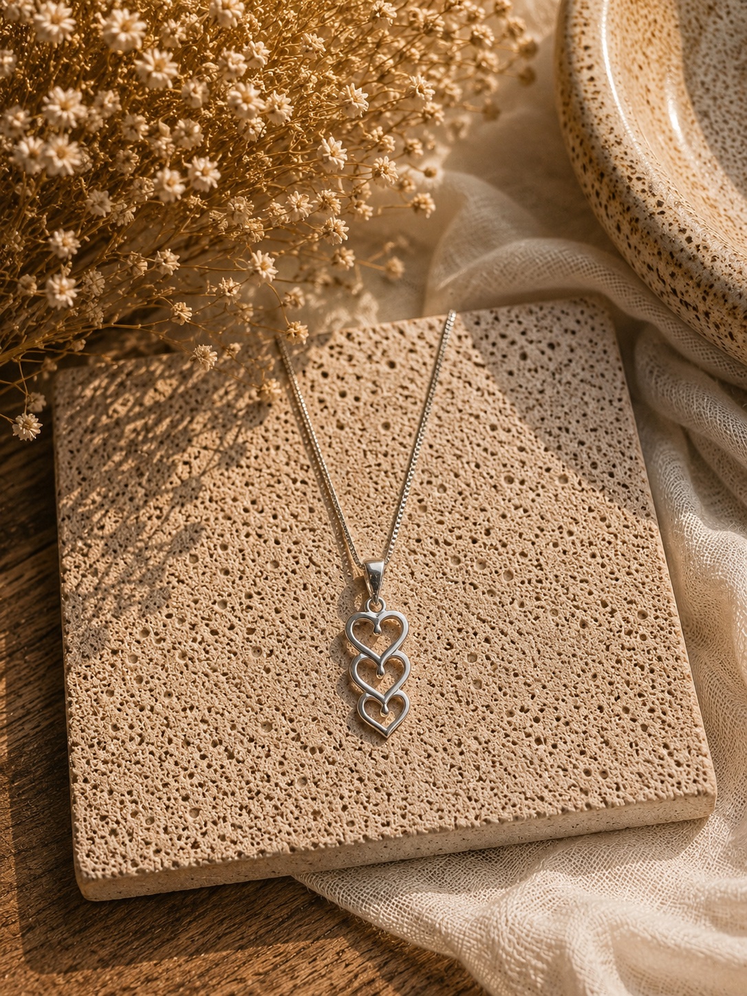 Collar triple corazón