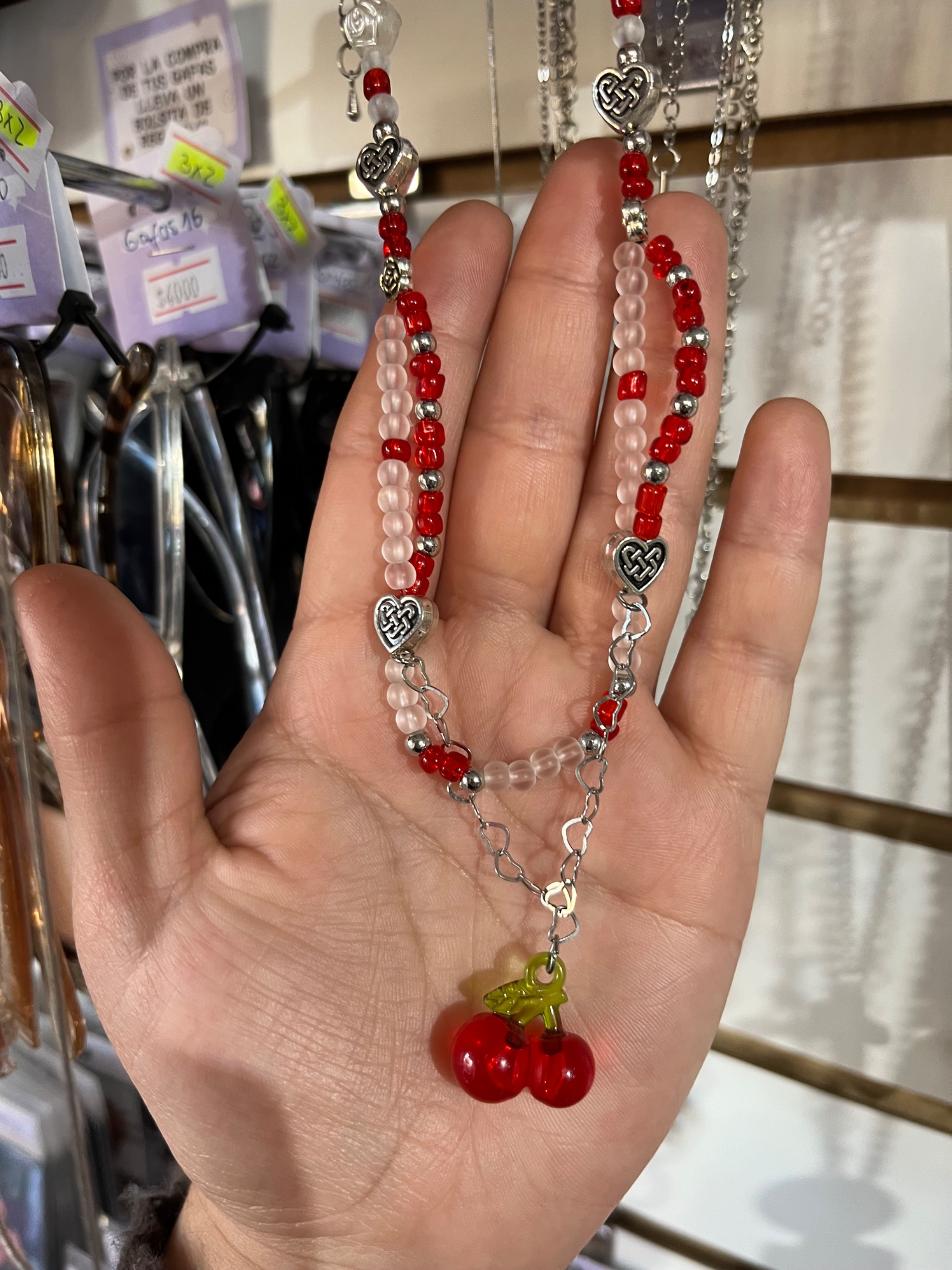 collar cereza rojo