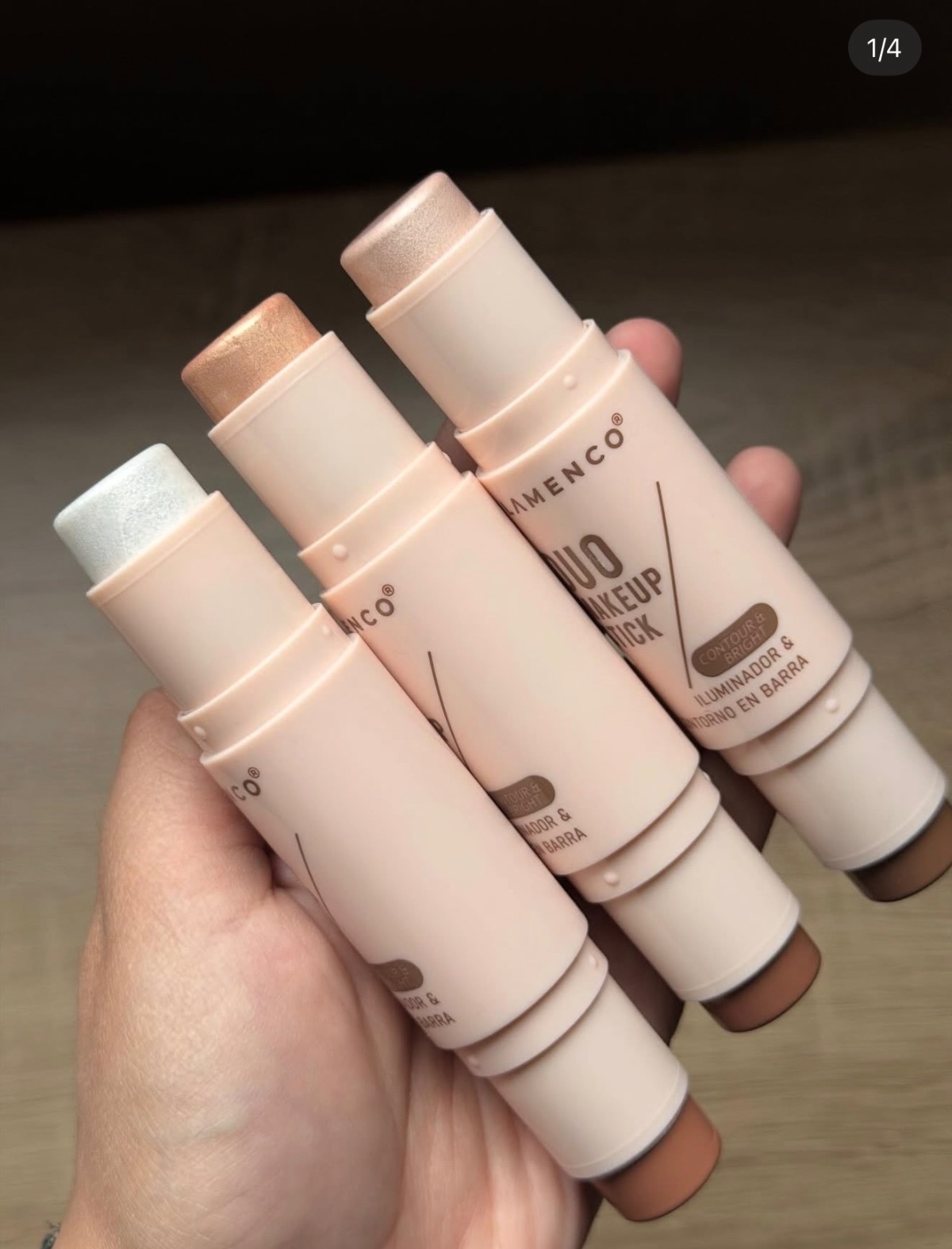 Contorno e iluminador 2 en 1