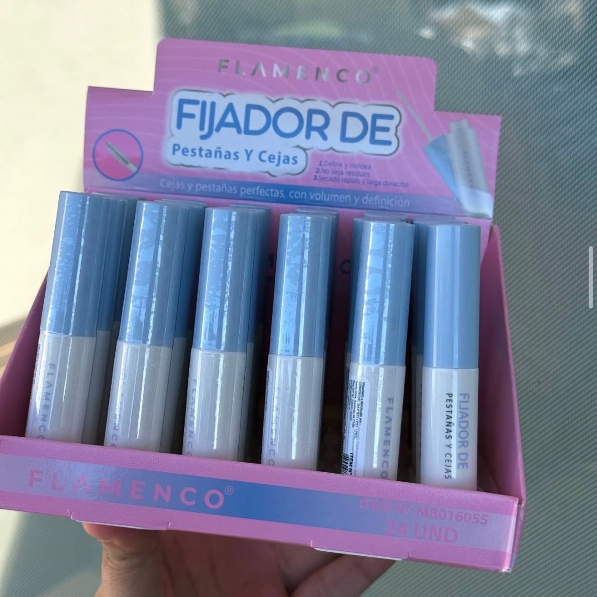 Fijador de cejas flamenco