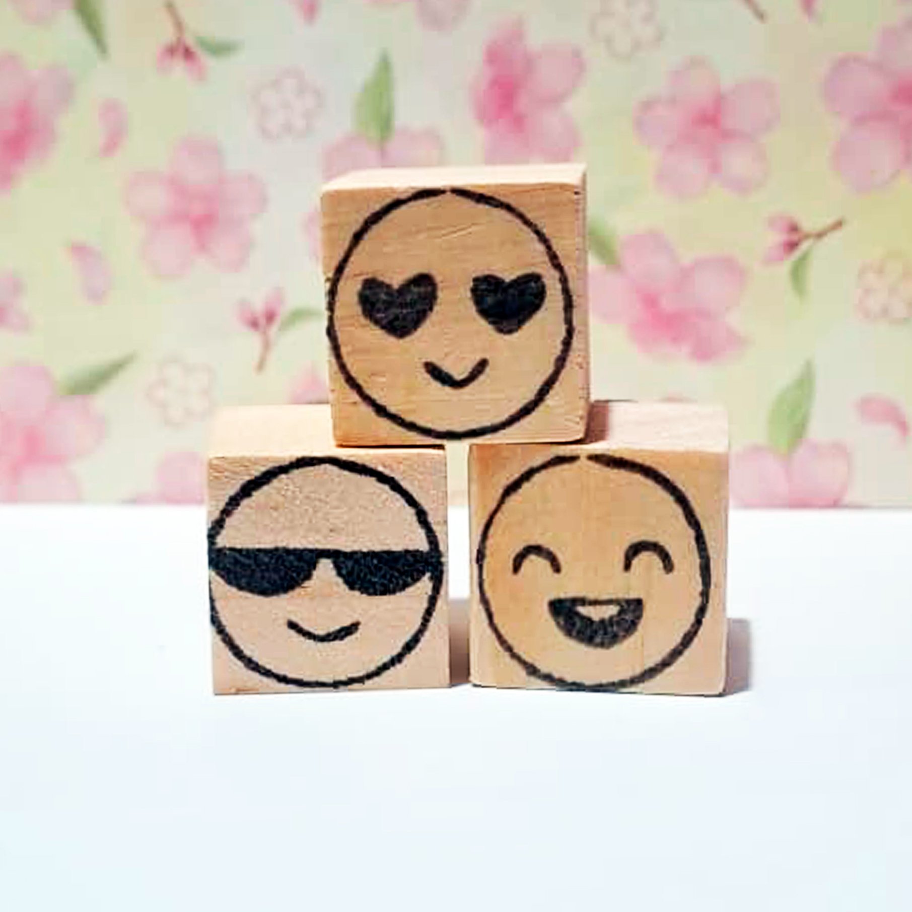 Set mini timbres caras emojis