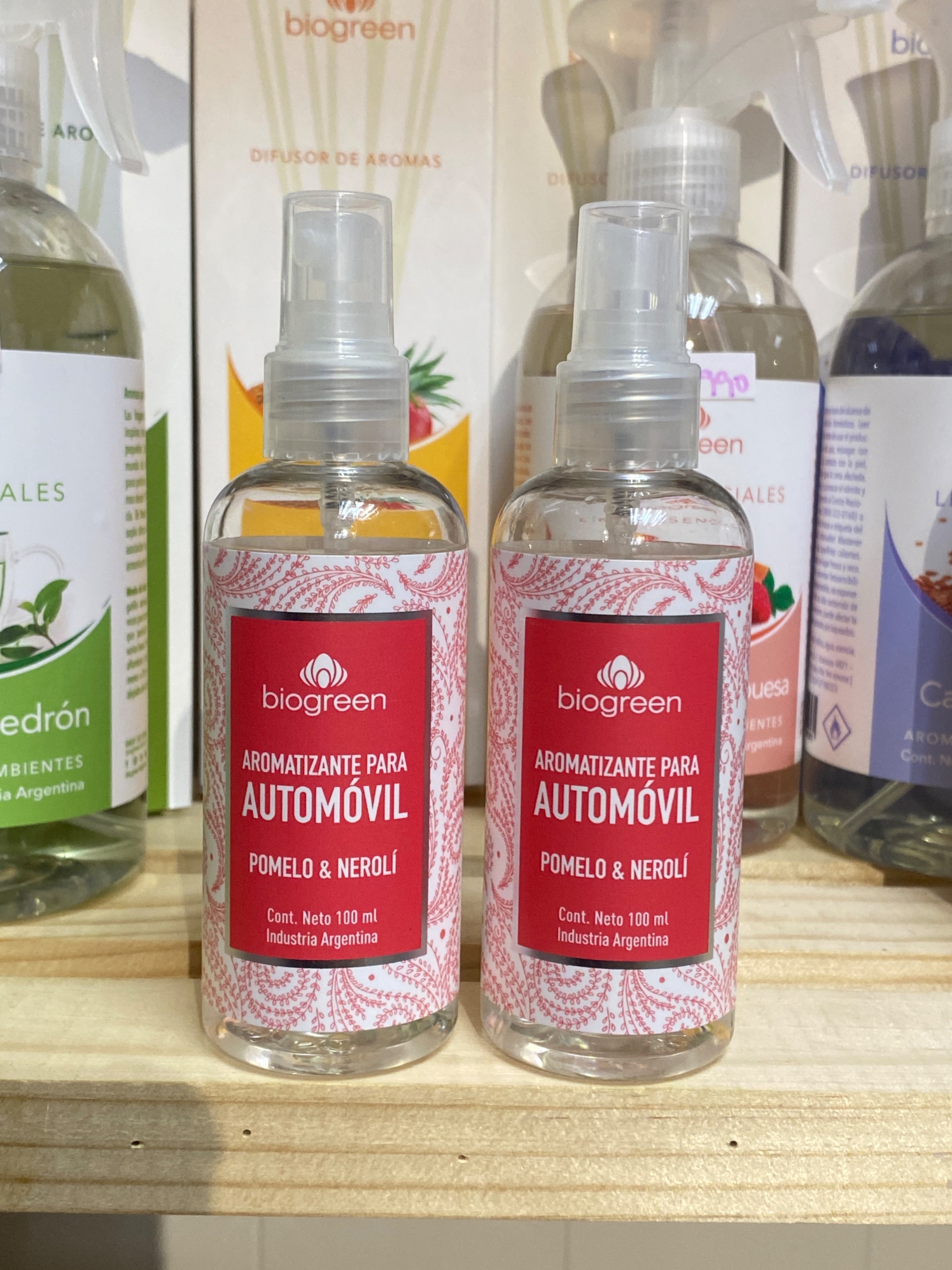 Pomelo y Nerolí Auto